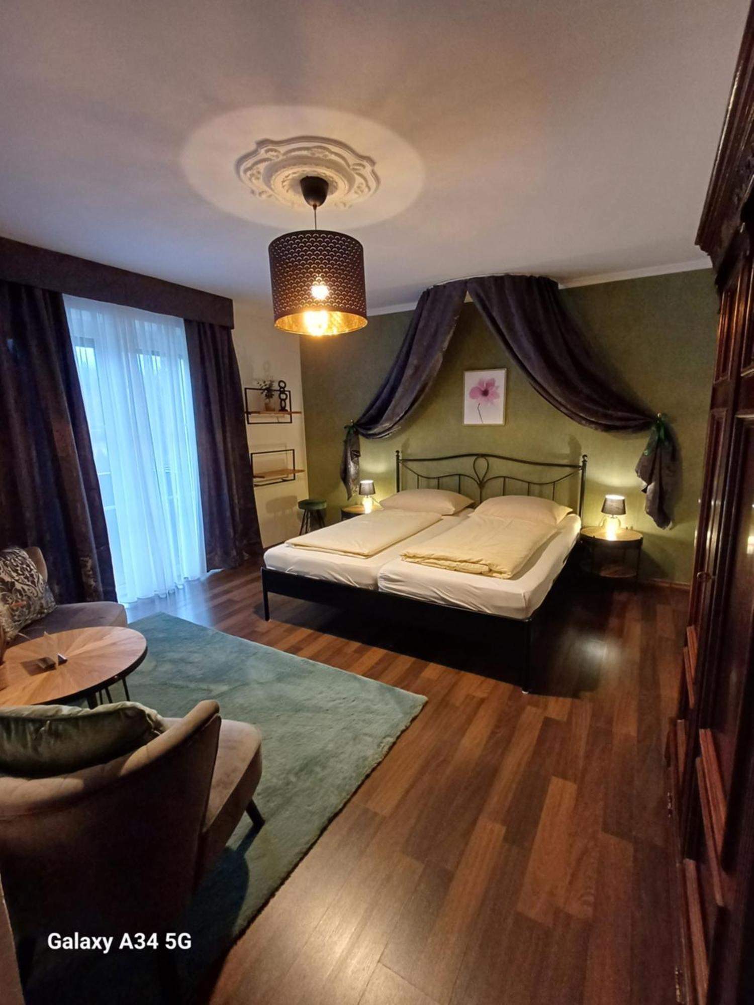 Haus Am Moos Bed & Breakfast Salzburg Bagian luar foto